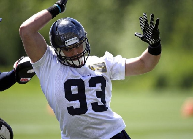 Adham Talaat runs through a drill during Seahawks' rookie camp.