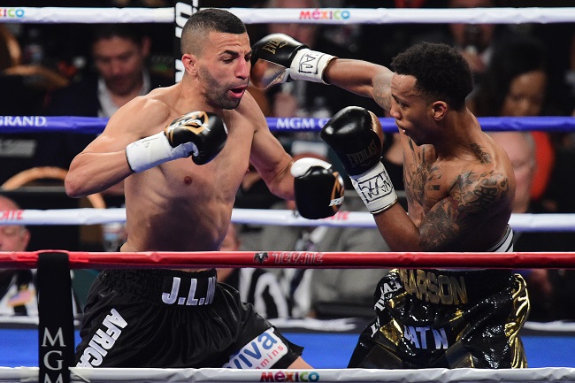 El Harrak (left) was outpointed by Pearson.