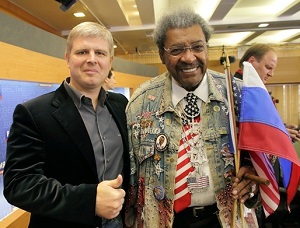 Andrey Ryabinsky (left) with legendary American boxing promoter Don King.